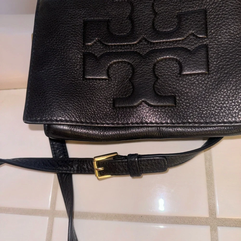 Tory Burch Black Pebbled Leather Logo Crossbody Bag Gold Hardware